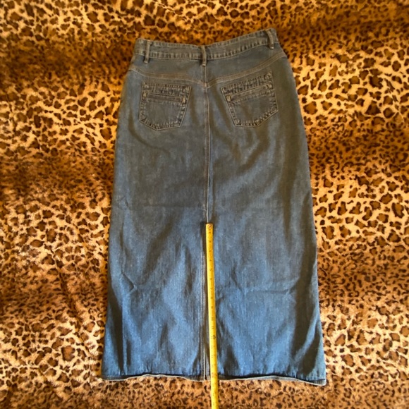 Women’s St. John’s Bay denim maxi skirt size 10. Light fade wash, rear slit. - Picture 2 of 10